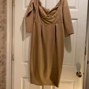 NWB Beautiful tan dress, smoke & pet free home.